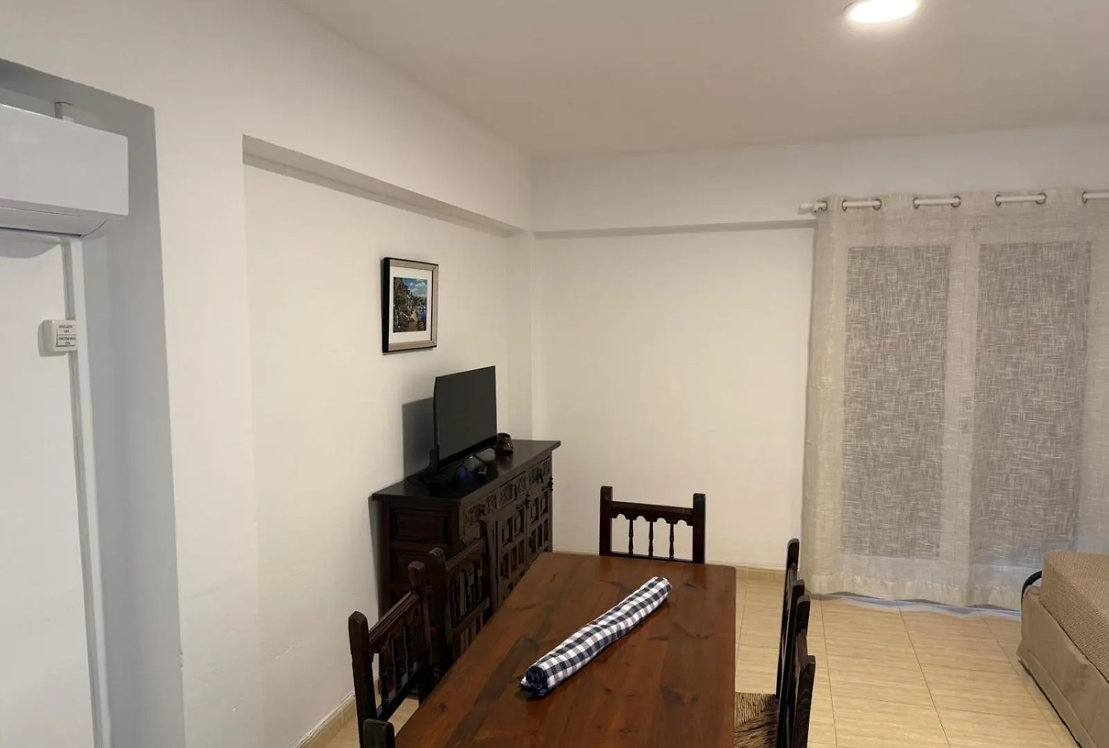 Apartamentos Flandria サロウ スペイン