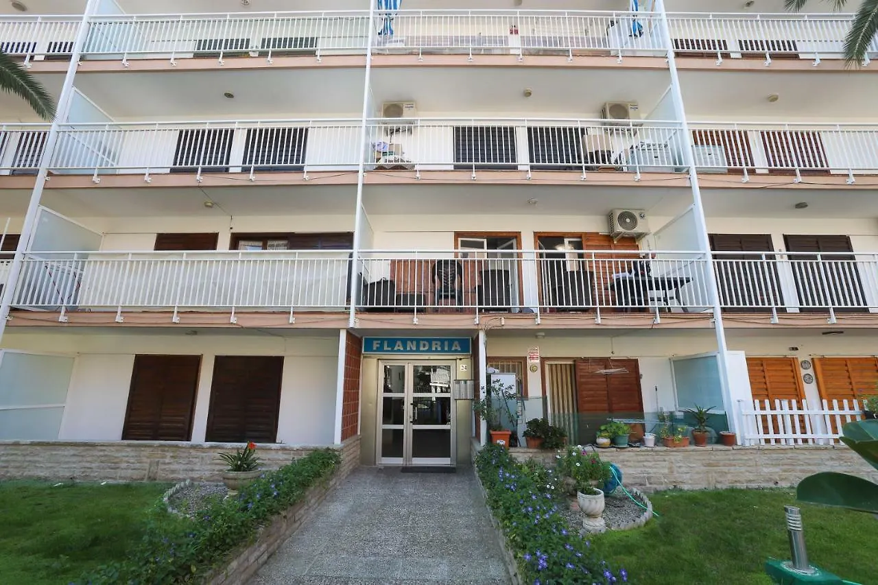 アパート Apartamentos Flandria サロウ