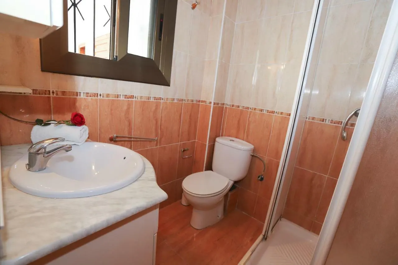 Apartamentos Flandria サロウ スペイン