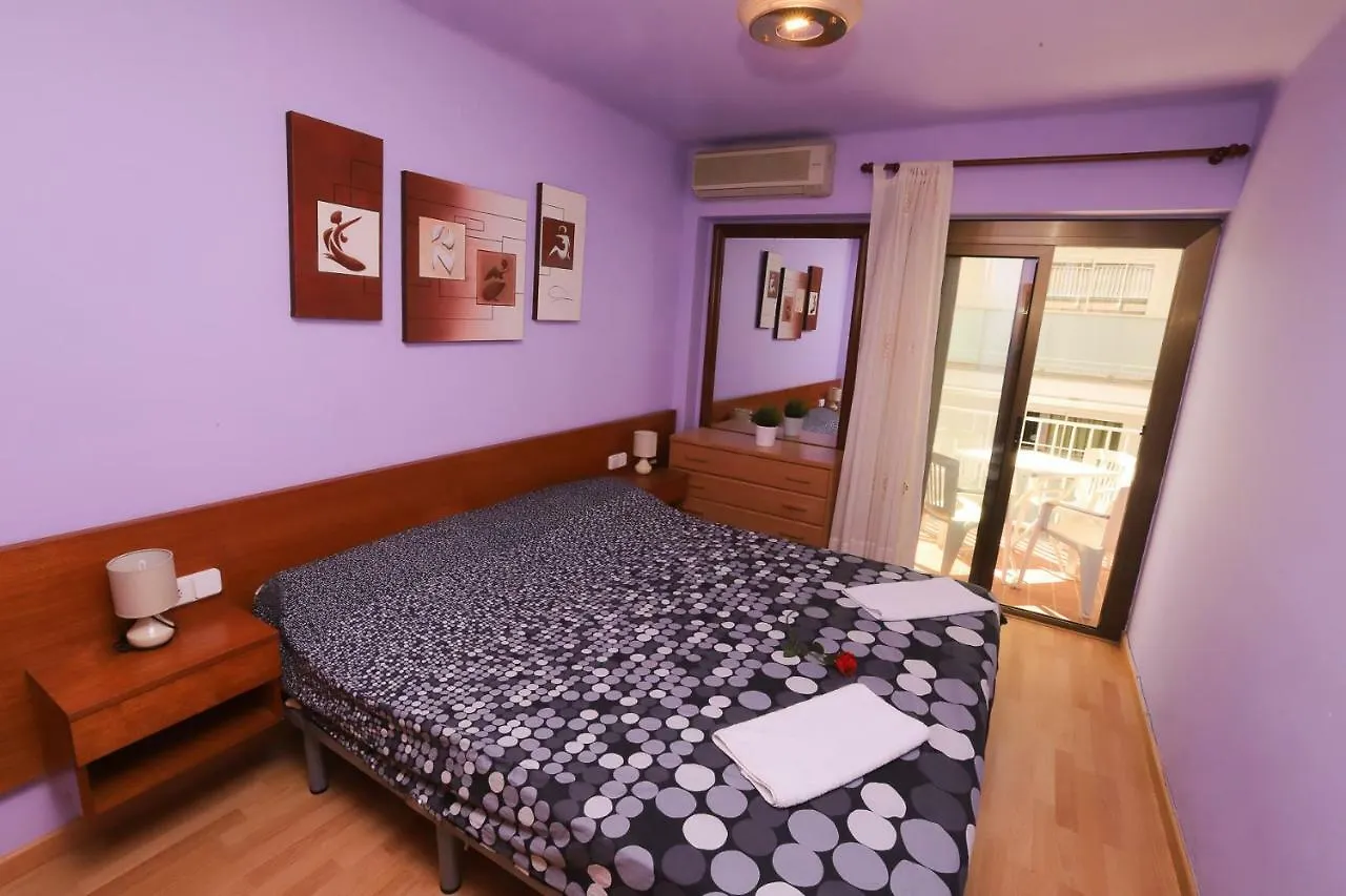 Apartamentos Flandria サロウ スペイン